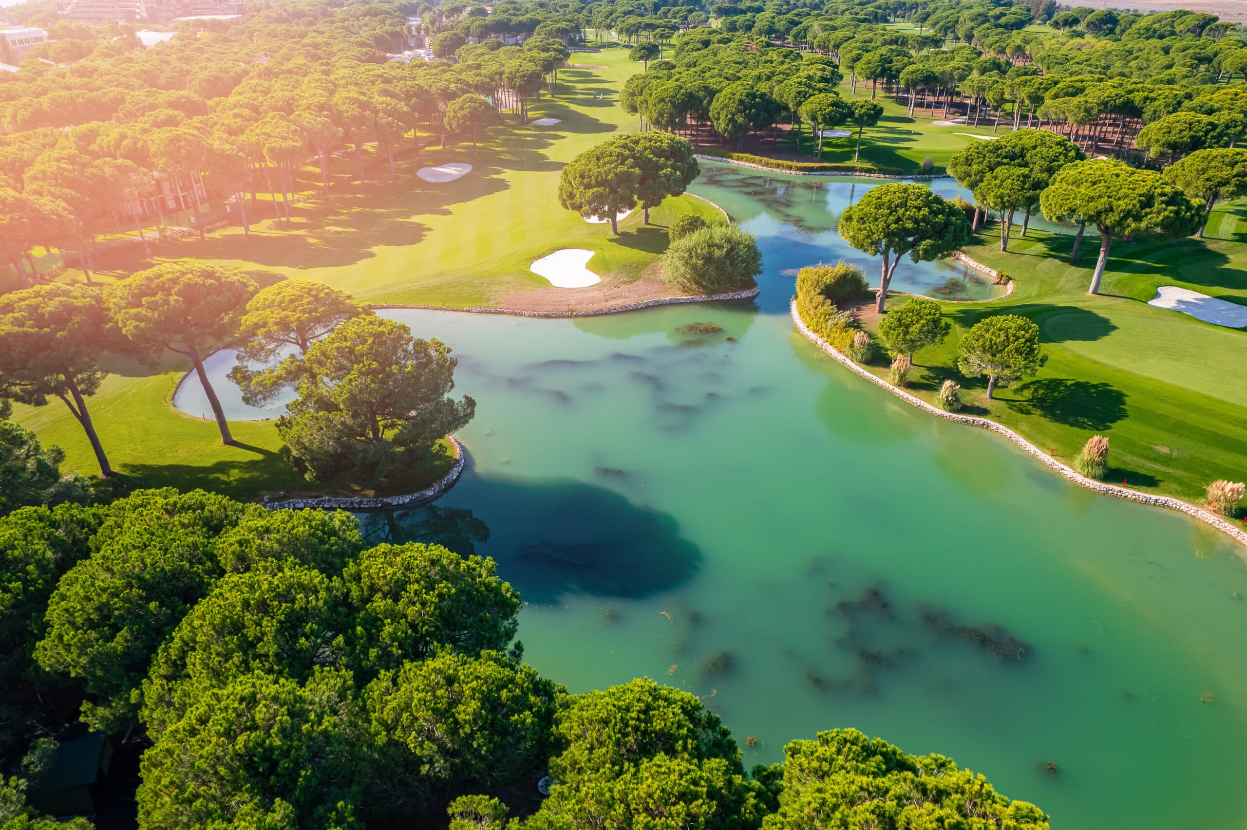 A luxury golf course with clean water lakes near Winter Haven, FL.